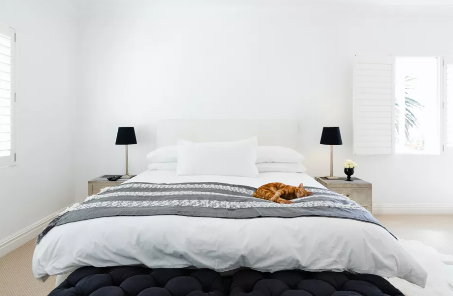 The Best 11 Shades of Peaceful White Paint for the Bedroom
