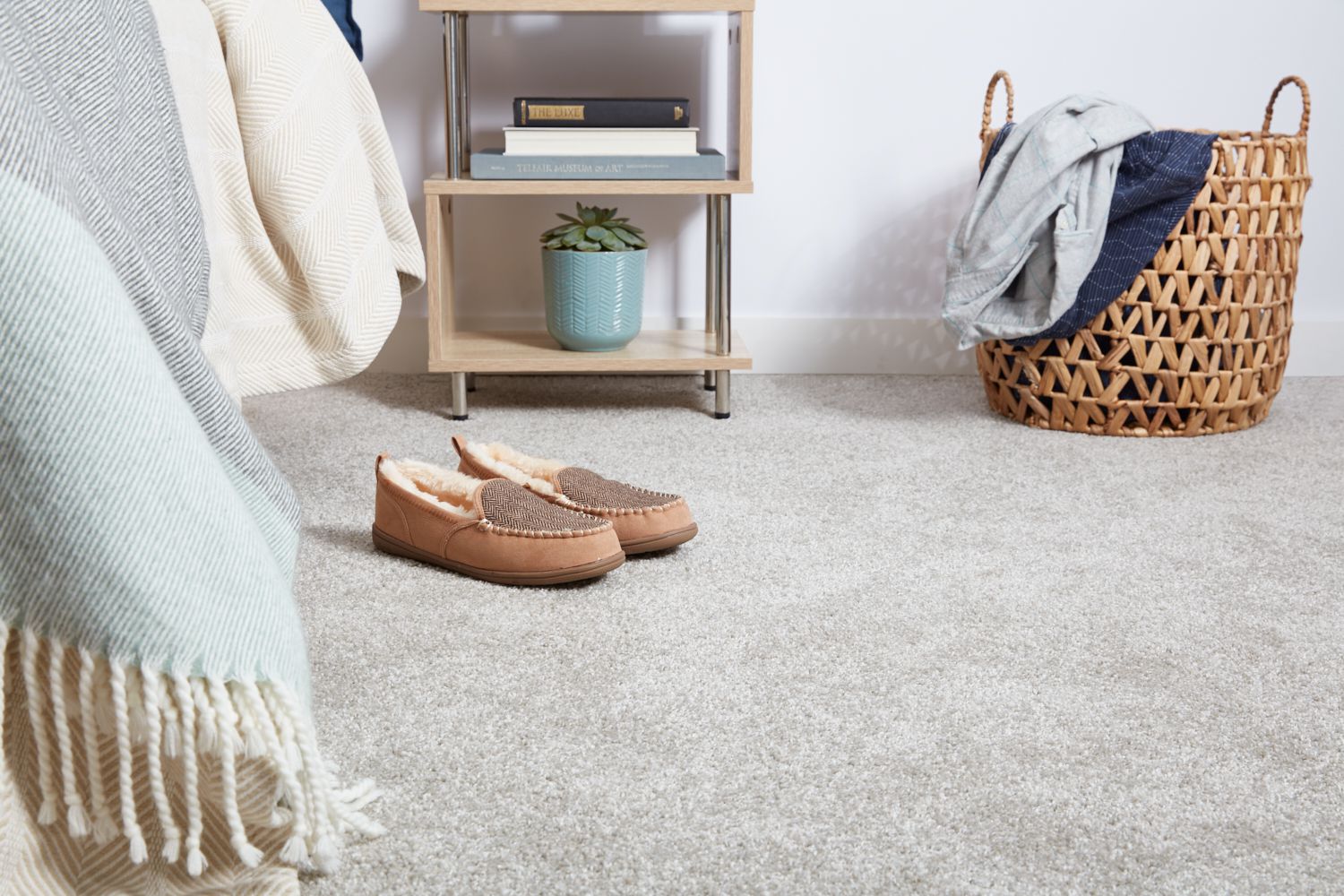 Carpet vs. Hardwood: What’s Better for Bedrooms?