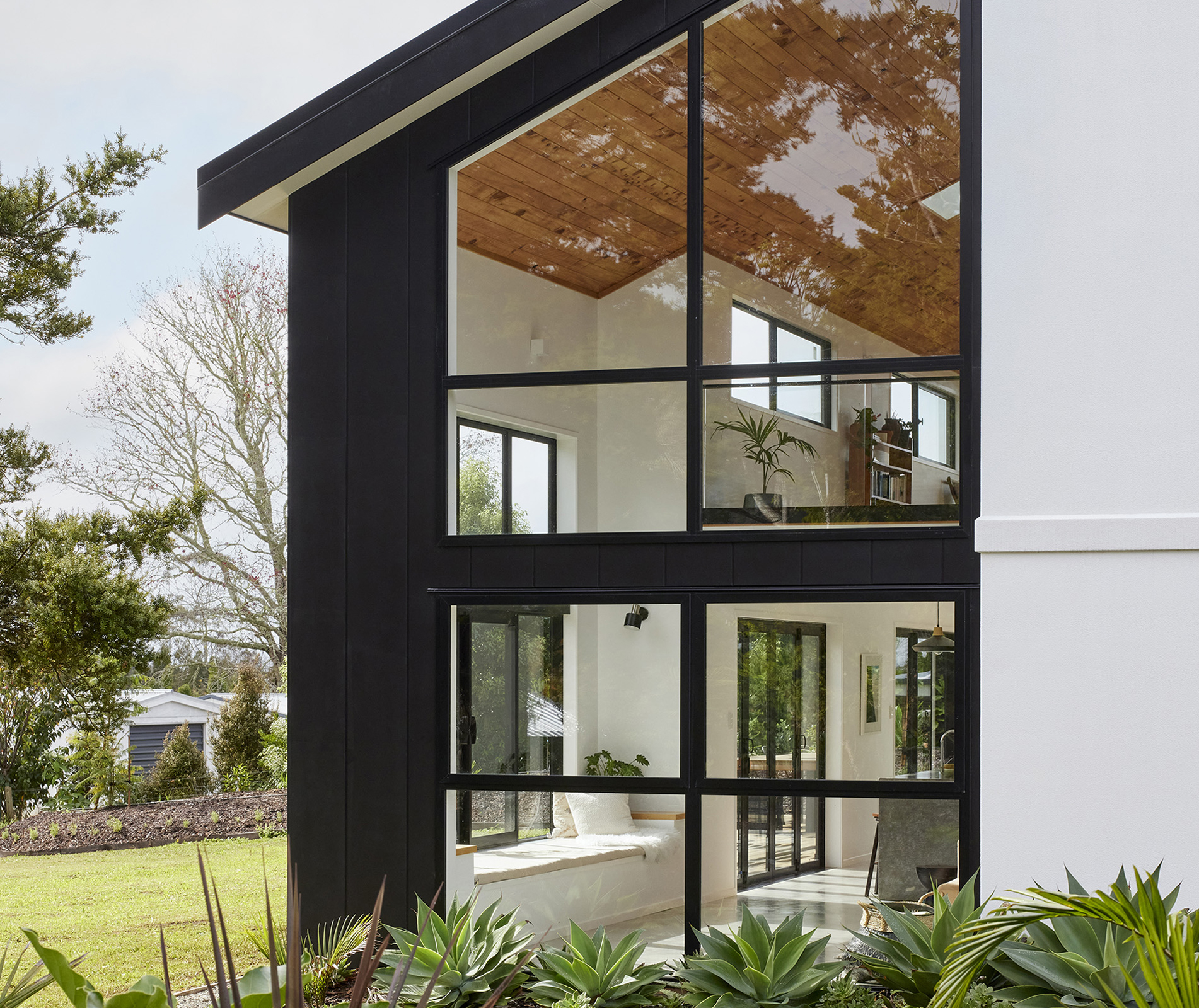 How this striking two-story home celebrates indoor-outdoor flow