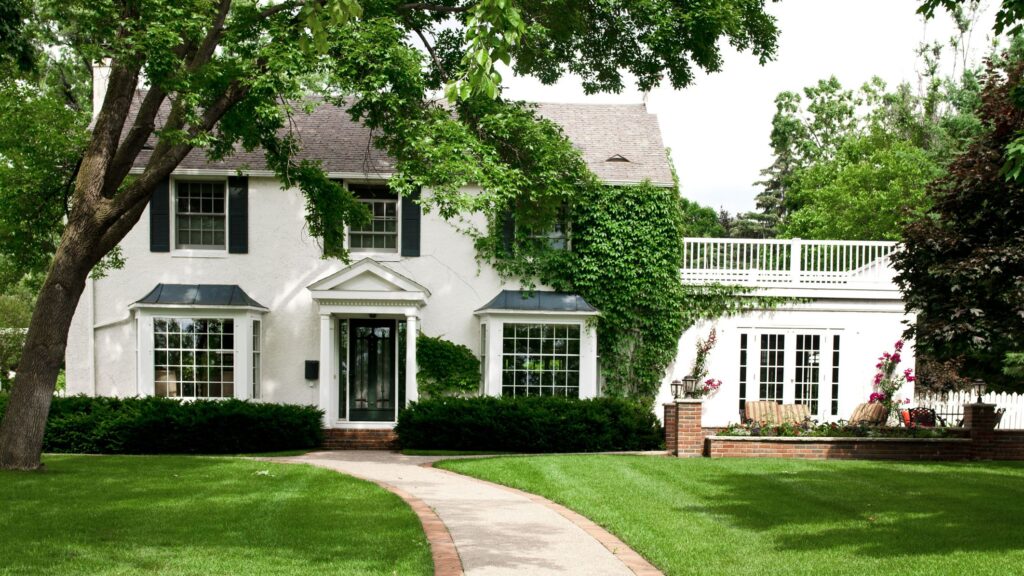What Are Colonial-Revival Style Homes?
