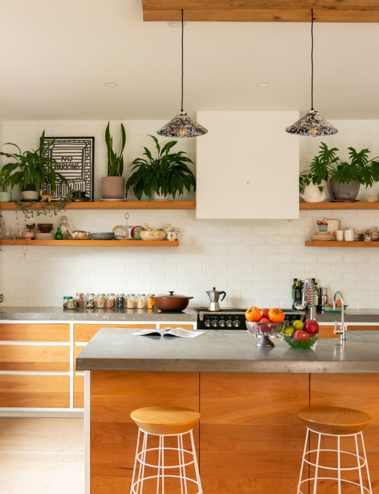 You’ll be convinced you need open shelving after seeing these 20 kitchens