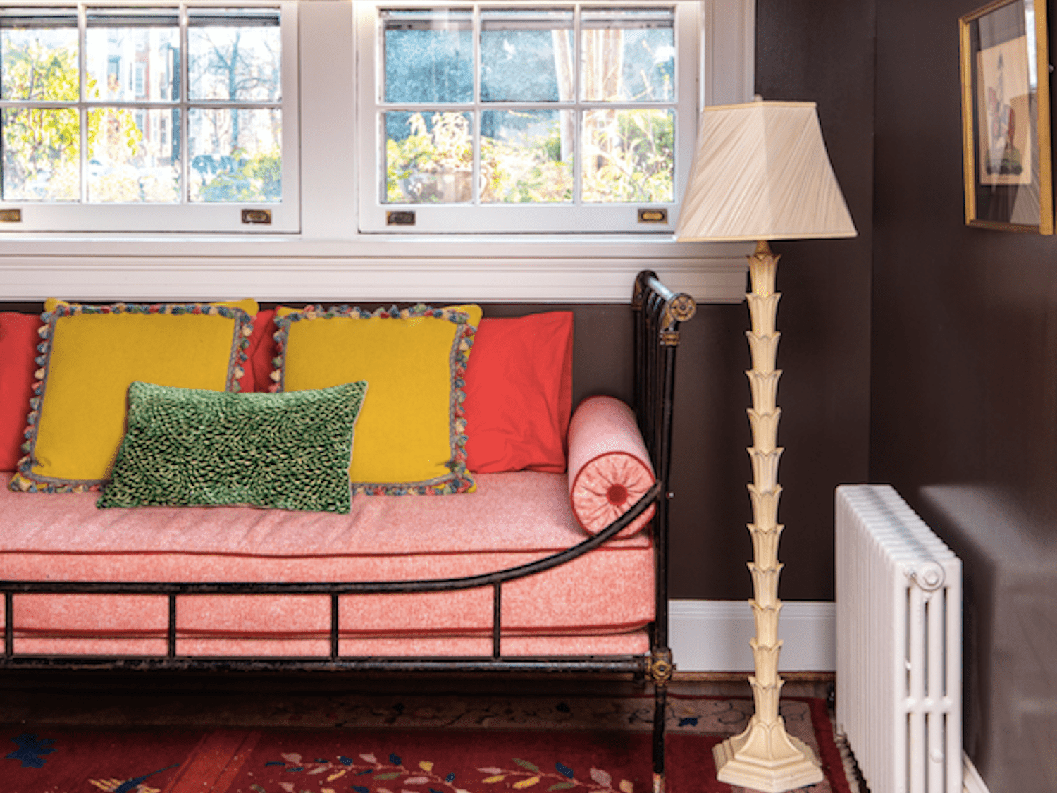 What Is a Vintage Aesthetic and How to Decorate In It