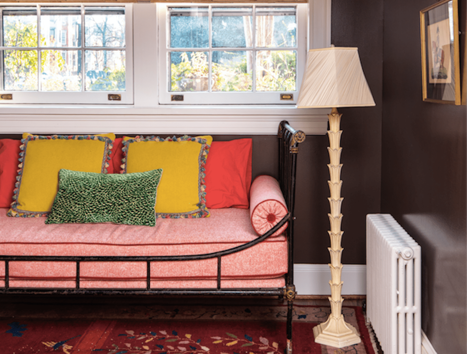 What Is a Vintage Aesthetic and How to Decorate In It