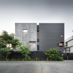 A Courtyard Home Designed for Natural Cooling Beats the Dry Heat – India